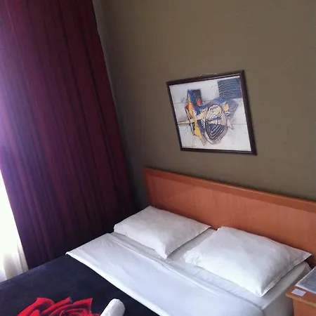 Hotel Central טיראנה